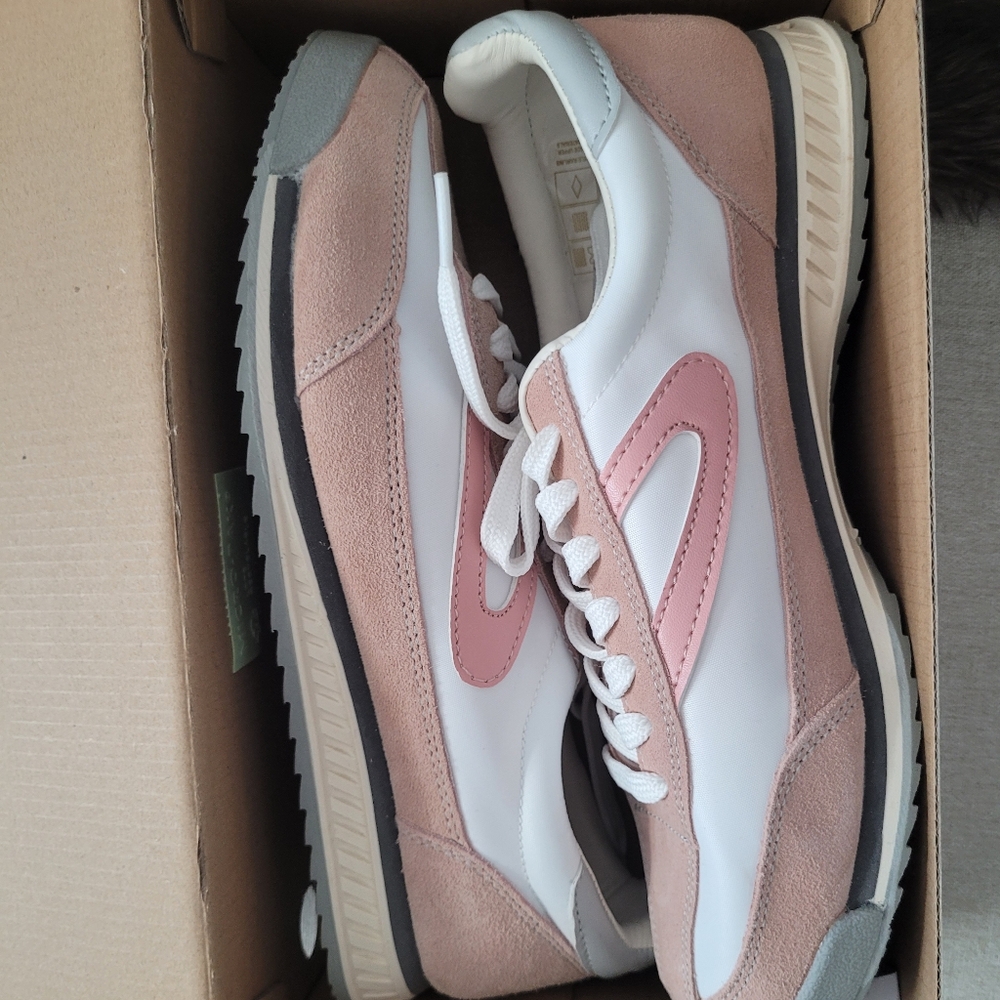 Women's tretorn white & blush sneakers size 9